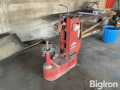 May M62-B Tire-Matic Tire Changer