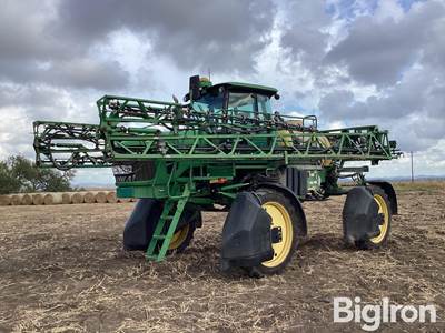 2010 John Deere 4630 Self-Propelled Sprayer