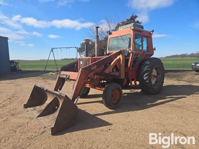 Allis-Chalmers 200 2WD Tractor w/Loader