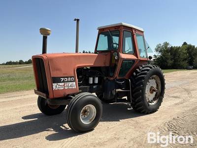 1979 Allis-Chalmers 7020 2WD Tractor