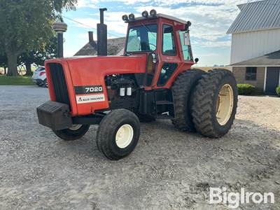 1978 Allis Chalmers 7020 Tractor w/ Duals