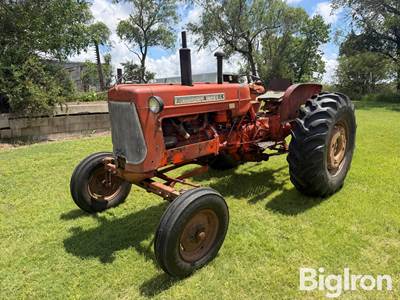 1961 Allis-Chalmers D17 2WD Tractor