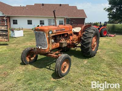 Allis-Chalmers D17 2WD Tractor