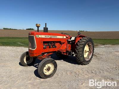 1962 Allis-Chalmers D19 2WD Tractor