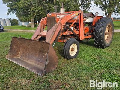 1962 Allis-Chalmers D19 2WD Tractor w/Loader