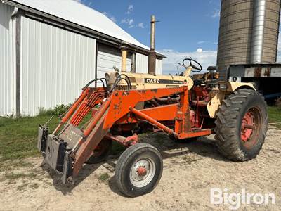 1967 Case 1030 2WD Tractor w/ Case 70 Loader