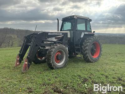 1986 Case 2096 MFWD Tractor