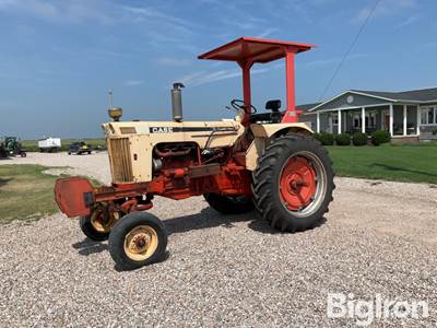 1965 Case 730 Comfort King 2WD Tractor