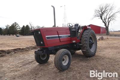 1982 Case IH 5288 2WD Tractor