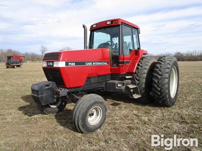 1989 Case IH 7130 2WD Tractor