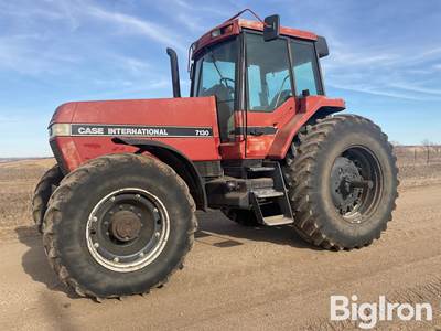 1988 Case IH 7130 Magnum MFWD Tractor