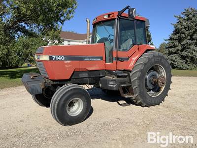 1987 Case IH 7140 2WD Tractor