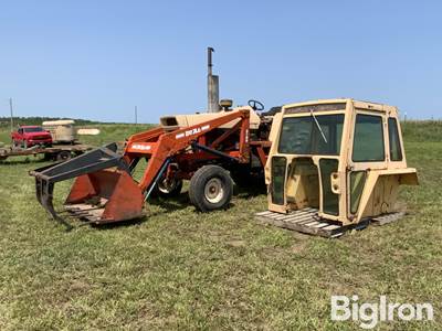 Case IH 930 2WD Tractor w/Loader & Cab