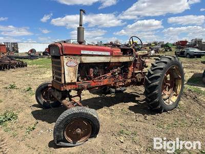 1958 Farmall / International 460 2WD Tractor