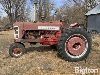 1954 Farmall 400 2WD Tractor