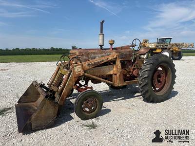 Farmall 400 2WD Tractor