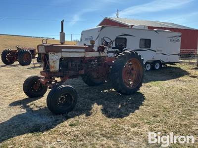 1960 Farmall 460 2WD Tractor