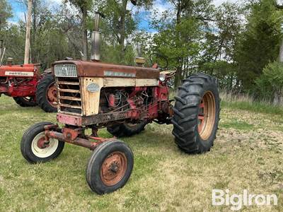 1959 Farmall 460 2WD Tractor