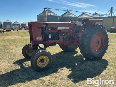 1972 Farmall 656 2WD Tractor