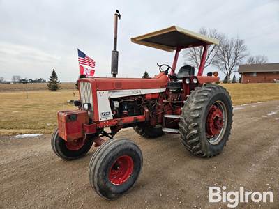 1965 Farmall 706 2WD Tractor