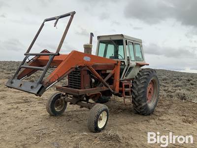 Farmall 826 2WD Tractor