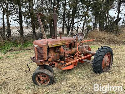 1940 Farmall B 2WD Tractor w/Sickle Mower