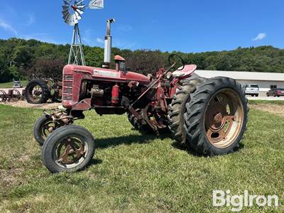 1949 Farmall C 2WD Tractor w/Axle Mount Duals