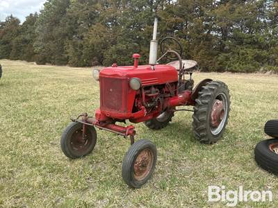 1949 Farmall Cub 2WD Tractor