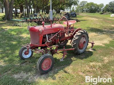 1947 Farmall Cub 2WD Tractor