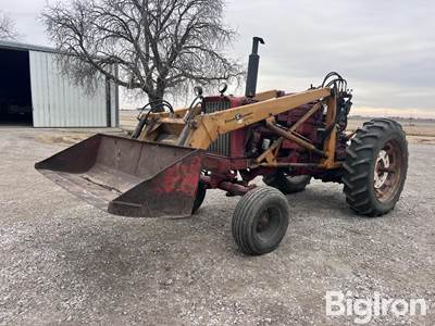 1967 Farmall F656 2WD Tractor w/Koyker K5 Loader