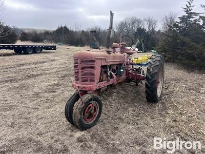 1951 Farmall H 2WD Tractor w/7’ Sickle Mower