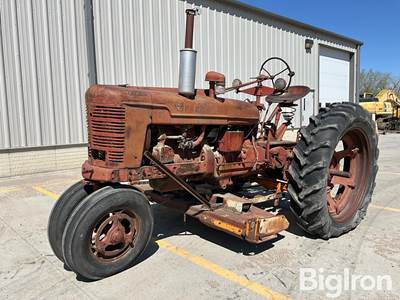 1952 Farmall H 2WD Tractor w/ Woods Belly Mower