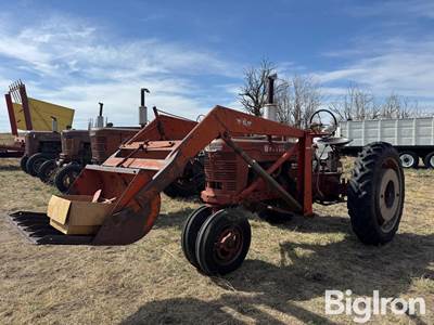 Farmall H 2WD Tractor w/Front Loader