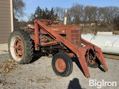 Farmall M Tractor w/Loader