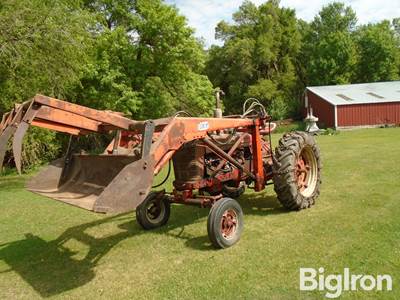 1948 Farmall M 2WD Tractor