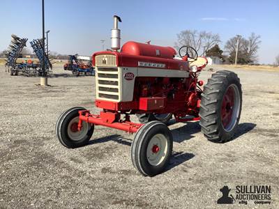 1960 Farmall 2WD Tractor