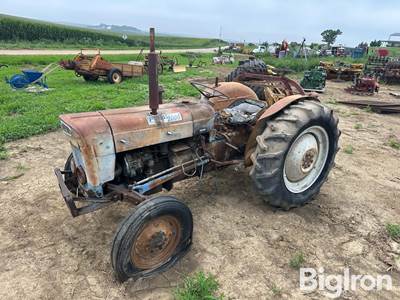 Ford 2000 Super Dexta 2WD Tractor