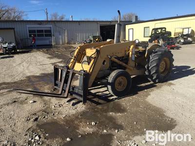 Ford 4500 2WD Tractor w/Loader