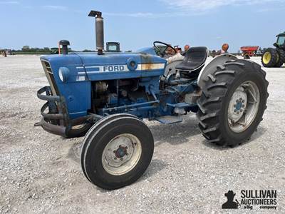 1979 Ford 4600 SU 2WD Tractor