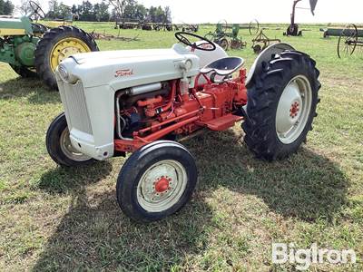 1954 Ford 640 2WD Tractor