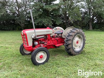 Ford 801 2WD Tractor