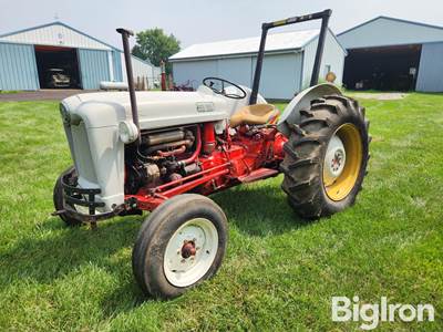 Ford 850 2WD Tractor