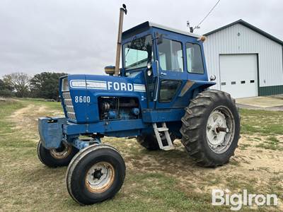 1975 Ford 8600 2WD Tractor