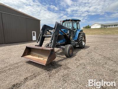 Ford 8670 2WD Tractor w/Loader