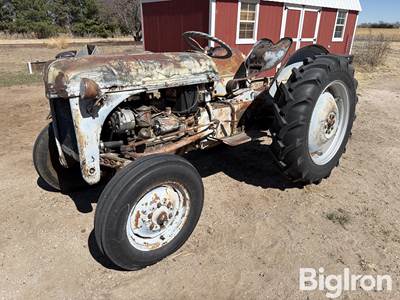 1950 Ford 8N 2WD Tractor