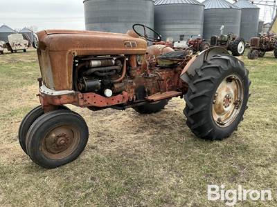 Ford 900 2WD Tractor