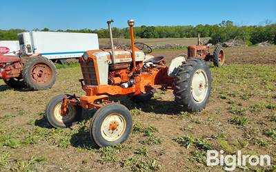Ford 971 Diesel/ 901 Powermaster Series 2WD Tractor