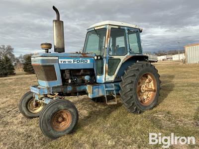 Ford TW-10 2WD Tractor