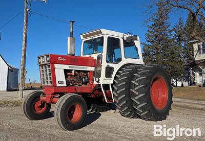 International 1066 2WD Tractor