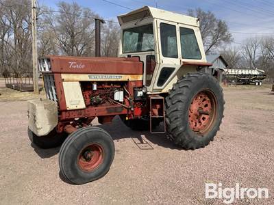 1971 International 1066 2WD Tractor